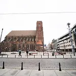 4 Rooms Apartment On Martket Square - Nice View - 150 M Town Hall
