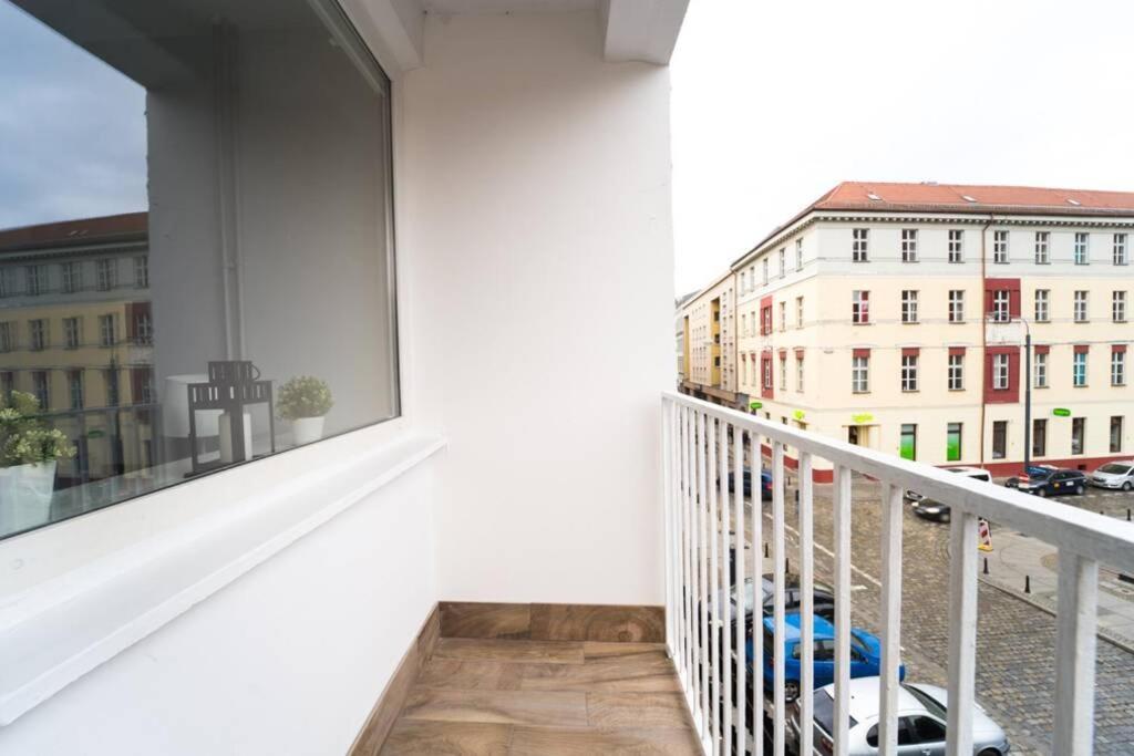 4 On Martket Square - View - 150 M Town Hall Apartment Wroclaw